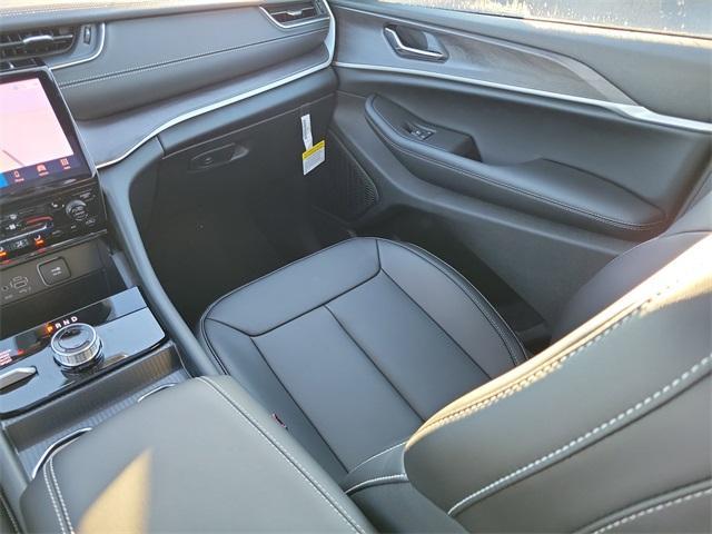 new 2025 Jeep Grand Cherokee L car, priced at $53,804