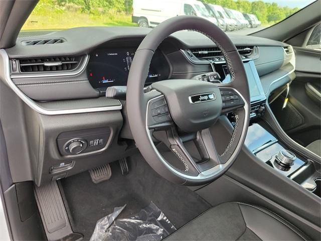 new 2025 Jeep Grand Cherokee car, priced at $47,020