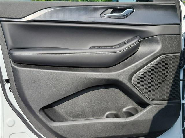 new 2025 Jeep Grand Cherokee car, priced at $47,020