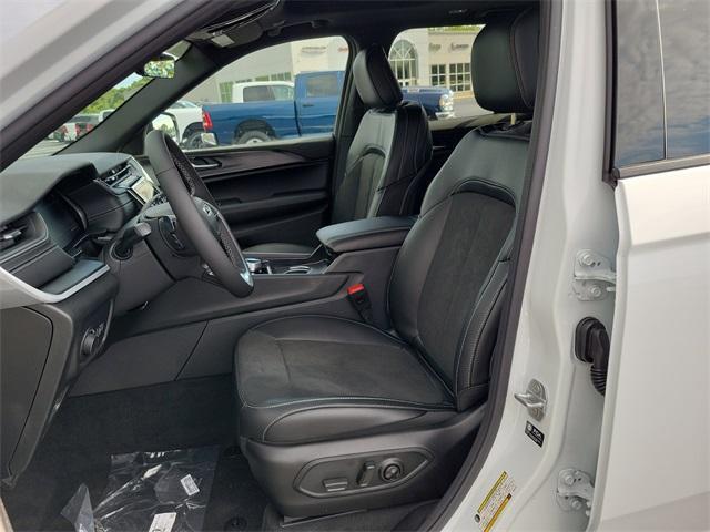 new 2025 Jeep Grand Cherokee car, priced at $47,020