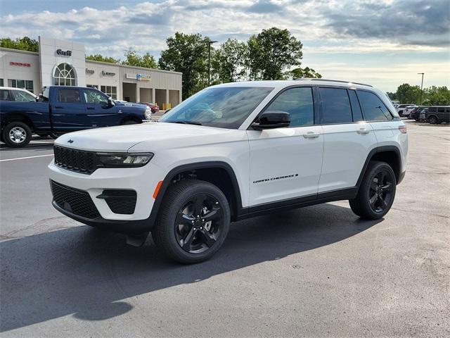 new 2025 Jeep Grand Cherokee car, priced at $47,020