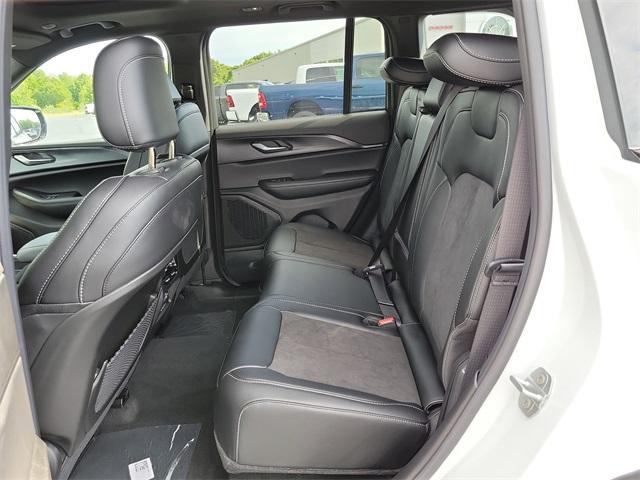 new 2025 Jeep Grand Cherokee car, priced at $47,020