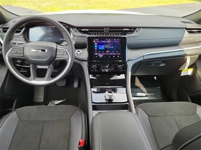 new 2025 Jeep Grand Cherokee car, priced at $47,020