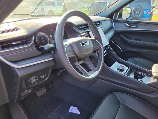 new 2025 Jeep Grand Cherokee car, priced at $53,355