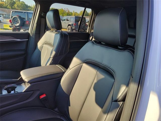 new 2025 Jeep Grand Cherokee car, priced at $53,355