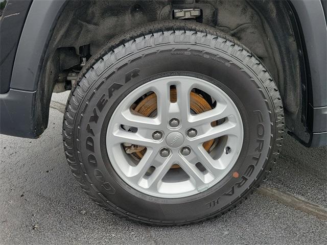used 2023 Jeep Grand Cherokee car, priced at $27,999