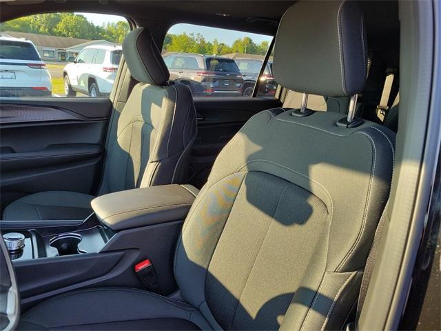 new 2025 Jeep Grand Cherokee L car, priced at $45,850