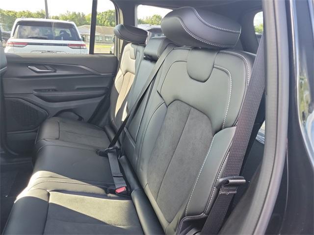 new 2025 Jeep Grand Cherokee car, priced at $47,538