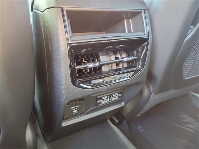 new 2025 Jeep Grand Cherokee car, priced at $47,538