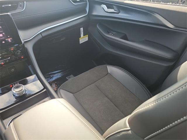 new 2025 Jeep Grand Cherokee car, priced at $47,538