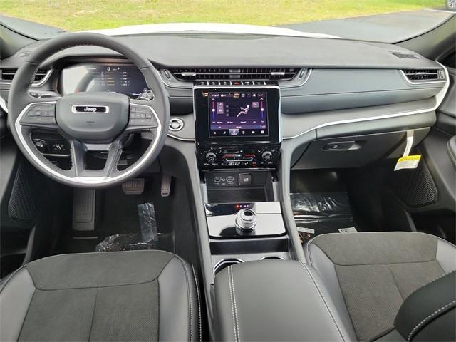 new 2025 Jeep Grand Cherokee car, priced at $47,020