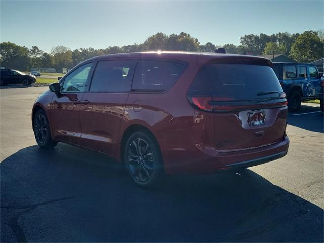 new 2026 Chrysler Pacifica car, priced at $48,535