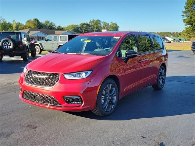 new 2026 Chrysler Pacifica car, priced at $48,535