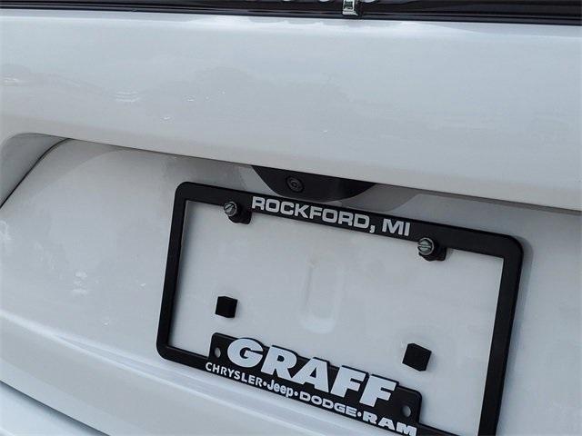 new 2023 Jeep Grand Cherokee car, priced at $29,999