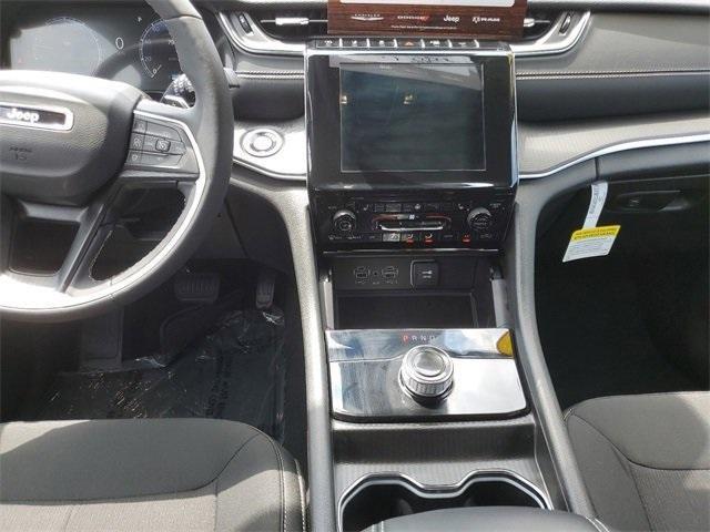 new 2023 Jeep Grand Cherokee car, priced at $29,999