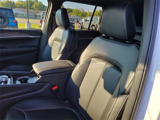 new 2025 Jeep Grand Cherokee car, priced at $53,355