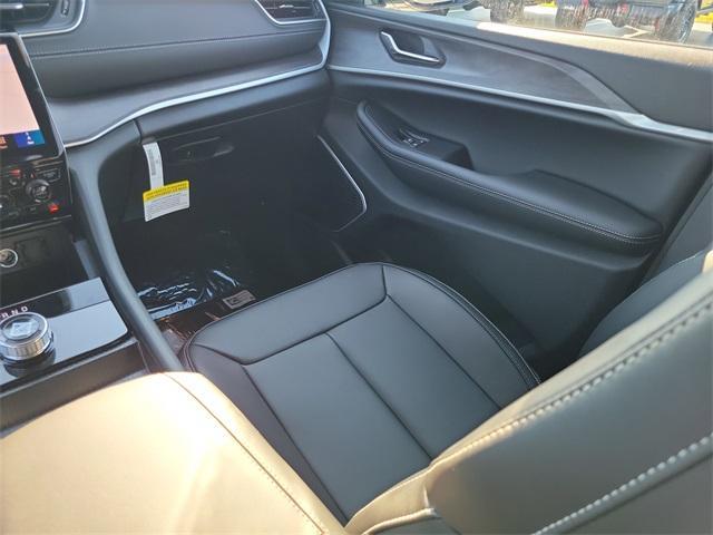 new 2025 Jeep Grand Cherokee car, priced at $53,355