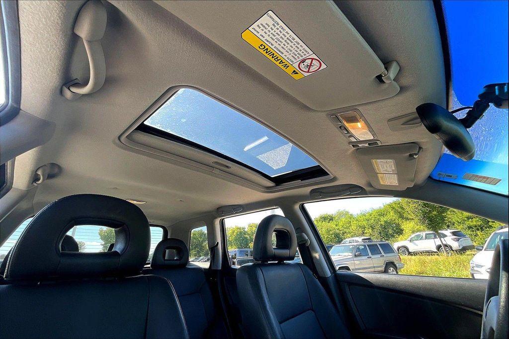 used 2004 Mitsubishi Outlander car, priced at $5,500