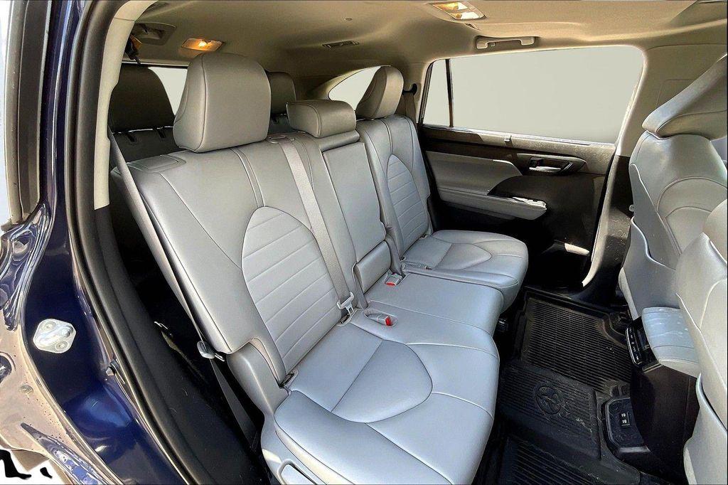 used 2021 Toyota Highlander Hybrid car, priced at $37,890