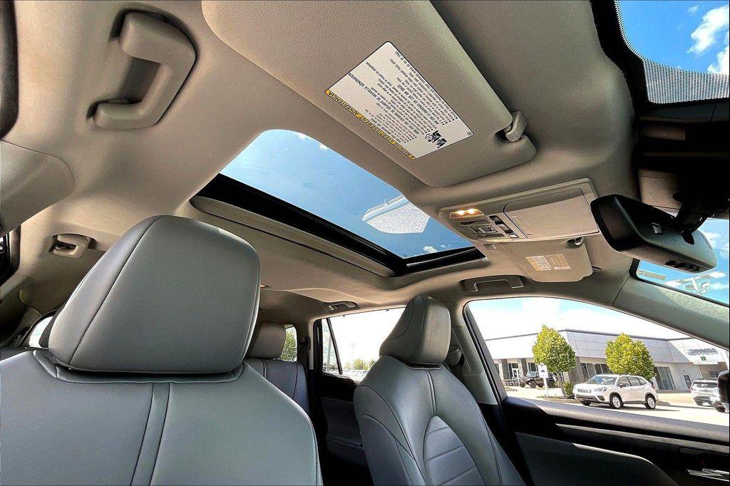 used 2021 Toyota Highlander Hybrid car, priced at $37,890