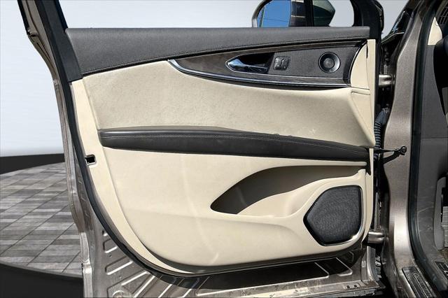 used 2020 Lincoln Nautilus car, priced at $30,999