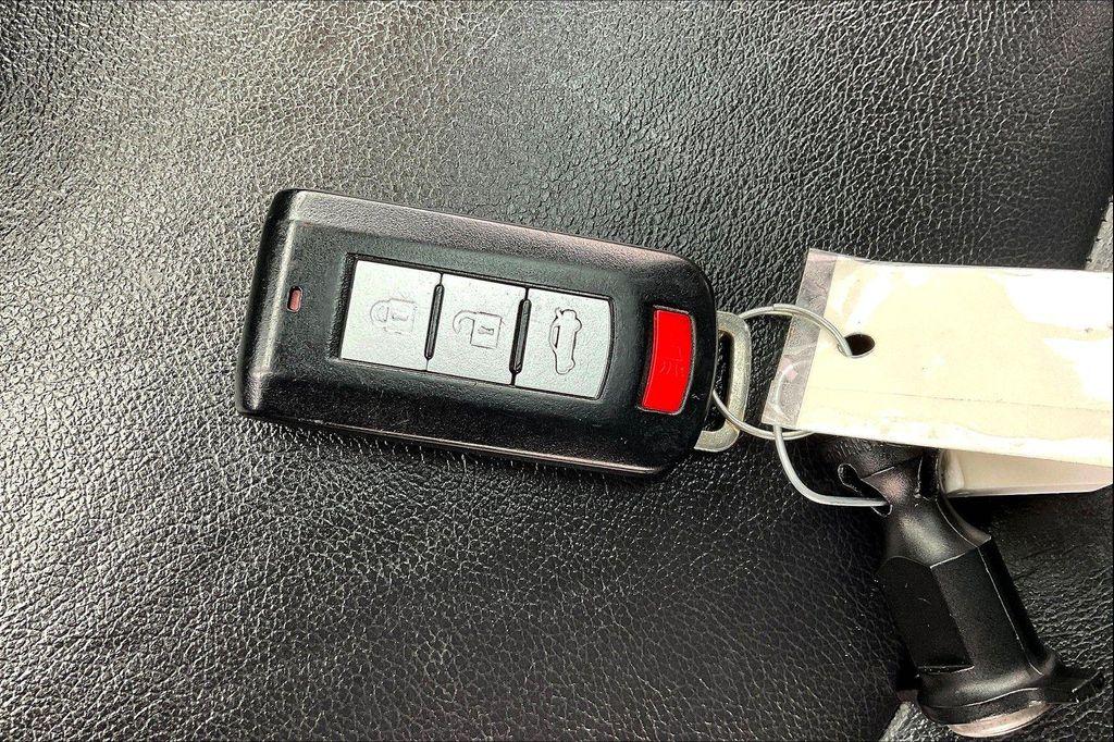 used 2010 Mitsubishi Outlander car, priced at $5,997