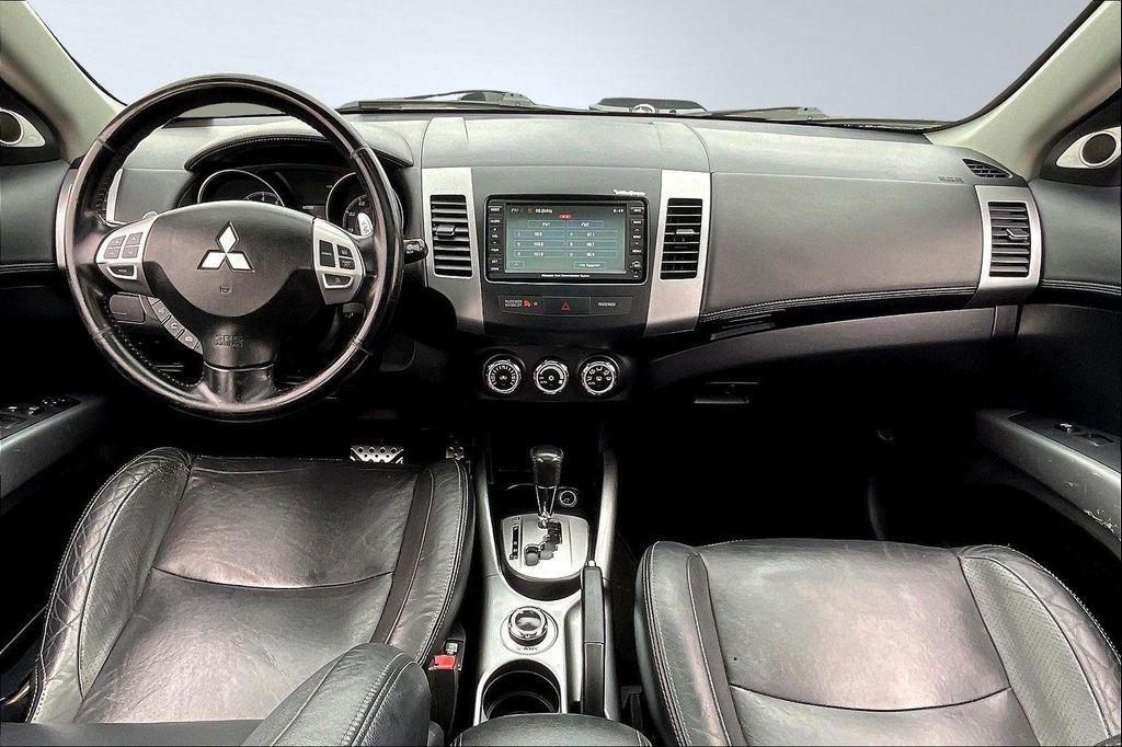 used 2010 Mitsubishi Outlander car, priced at $5,997