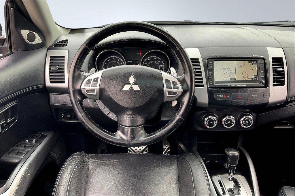 used 2010 Mitsubishi Outlander car, priced at $5,997