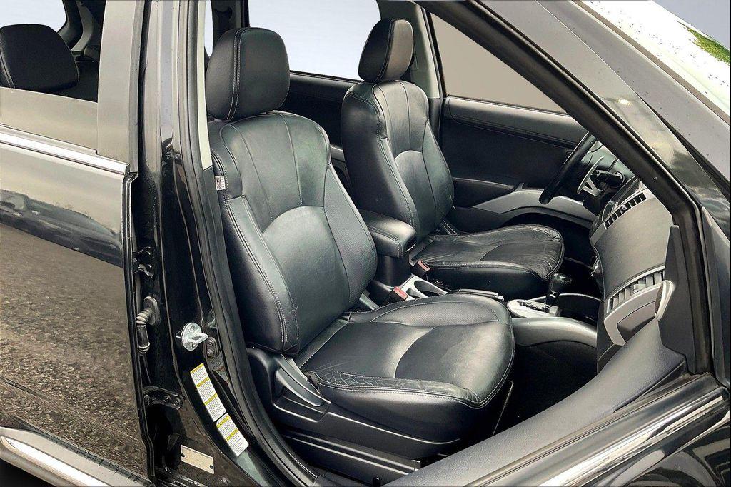 used 2010 Mitsubishi Outlander car, priced at $5,997
