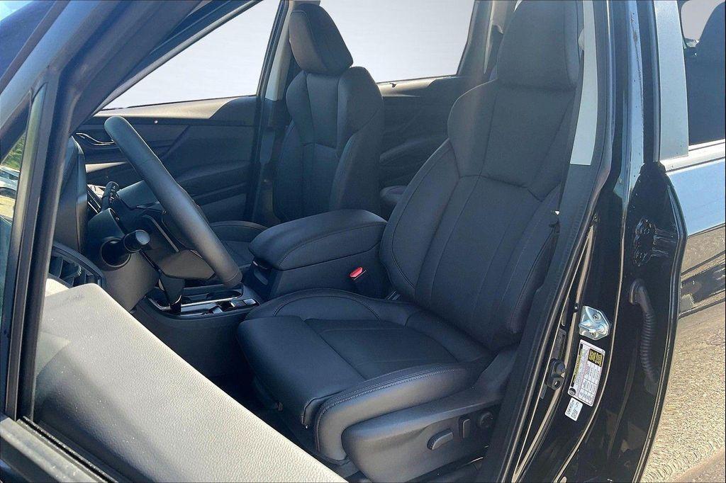 new 2025 Subaru Ascent car, priced at $48,674