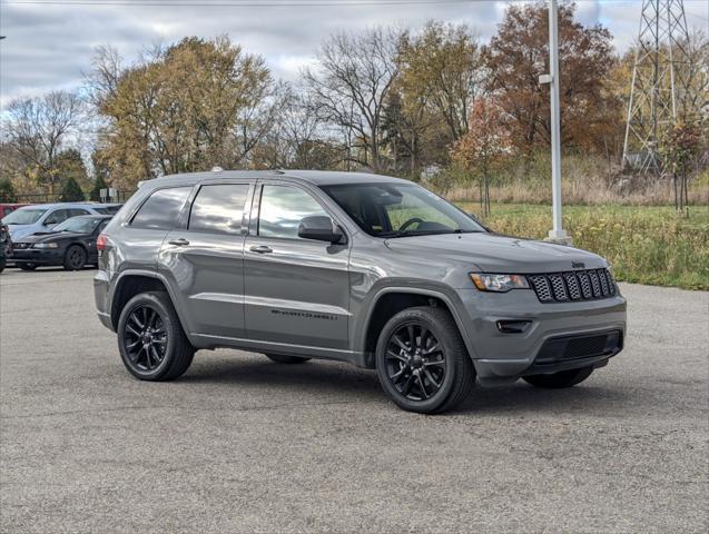 used 2022 Jeep Grand Cherokee car, priced at $32,055