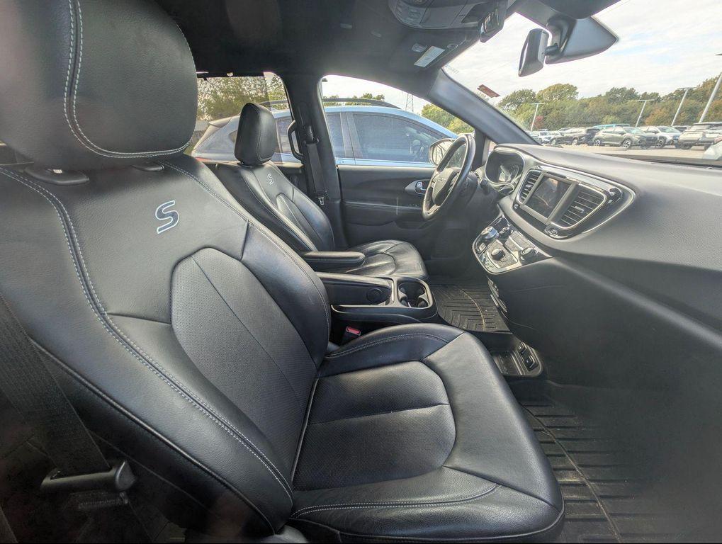 used 2020 Chrysler Pacifica car, priced at $22,199