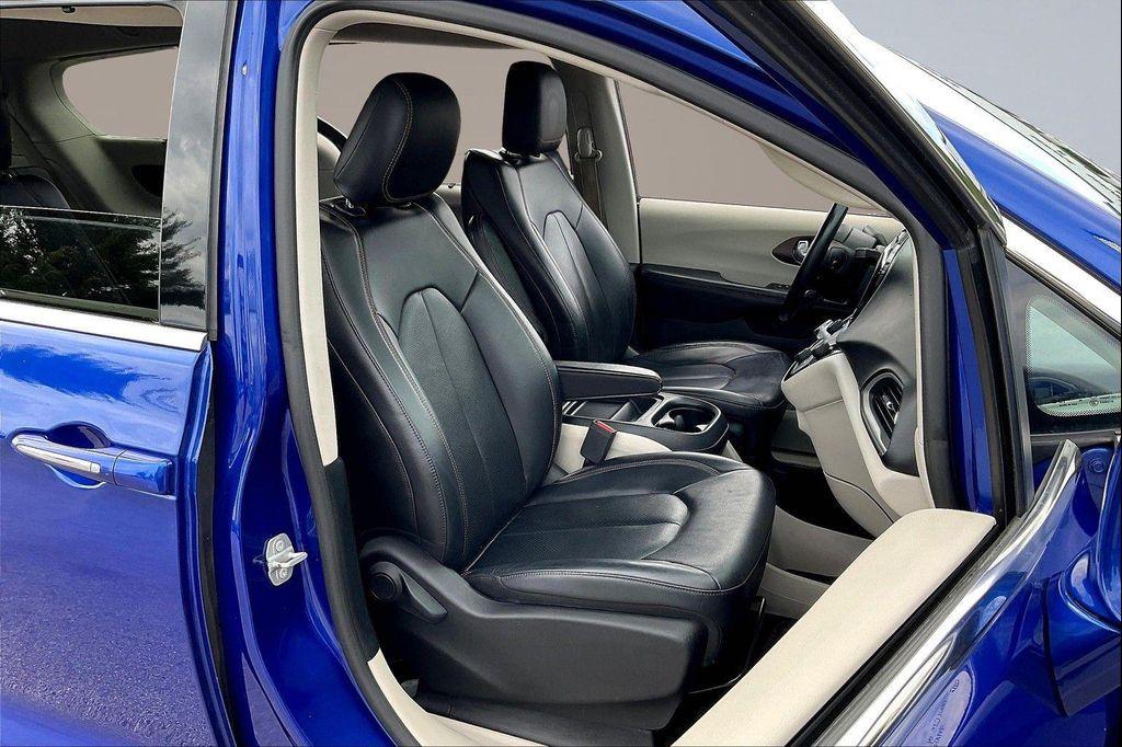 used 2019 Chrysler Pacifica car, priced at $16,530
