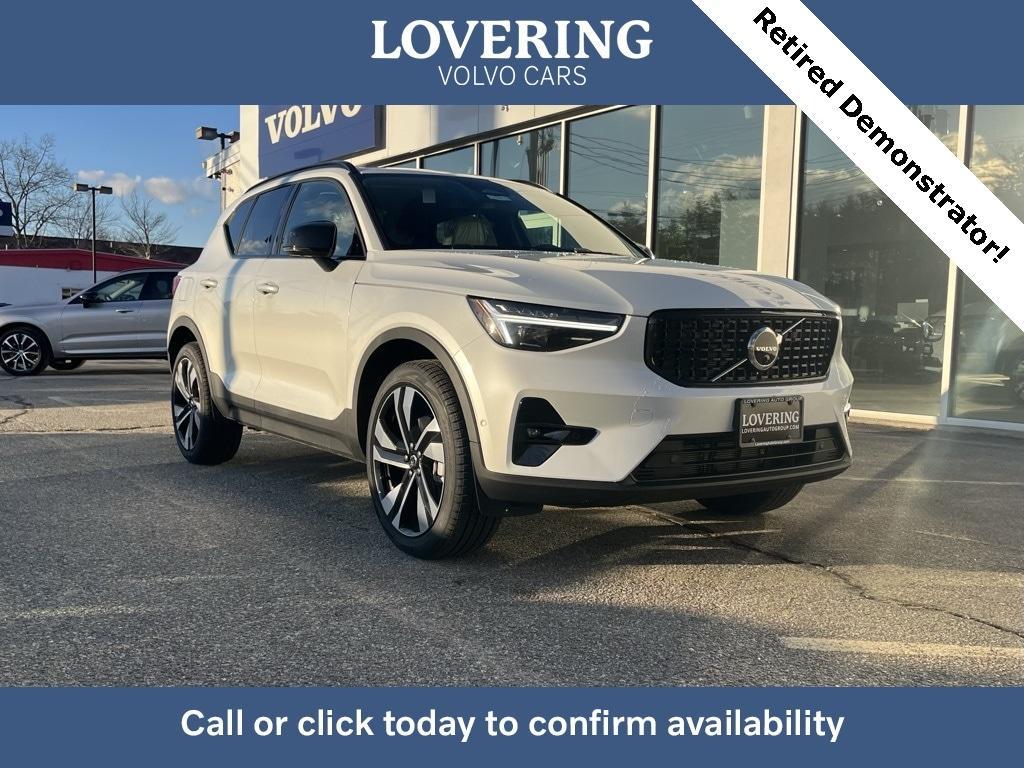 new 2025 Volvo XC40 car, priced at $45,302