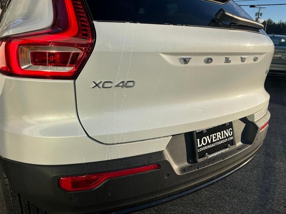 new 2025 Volvo XC40 car