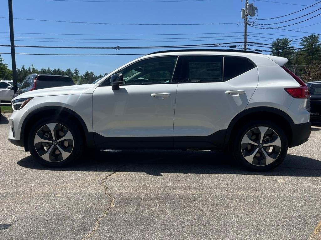 new 2025 Volvo XC40 car, priced at $45,435