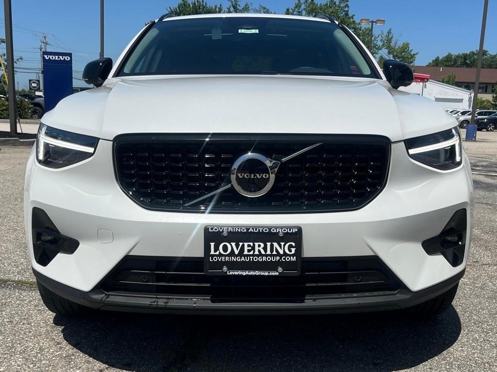 new 2025 Volvo XC40 car, priced at $45,435