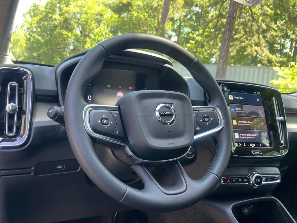 new 2025 Volvo XC40 car, priced at $45,435