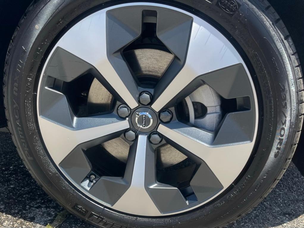 new 2025 Volvo XC40 car, priced at $45,435