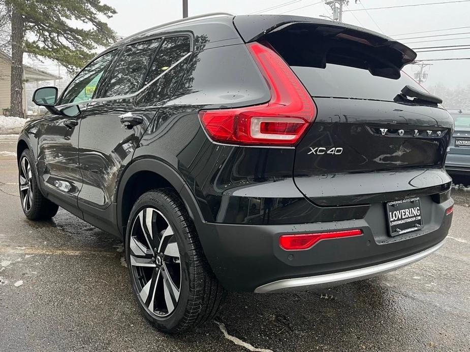 new 2025 Volvo XC40 car