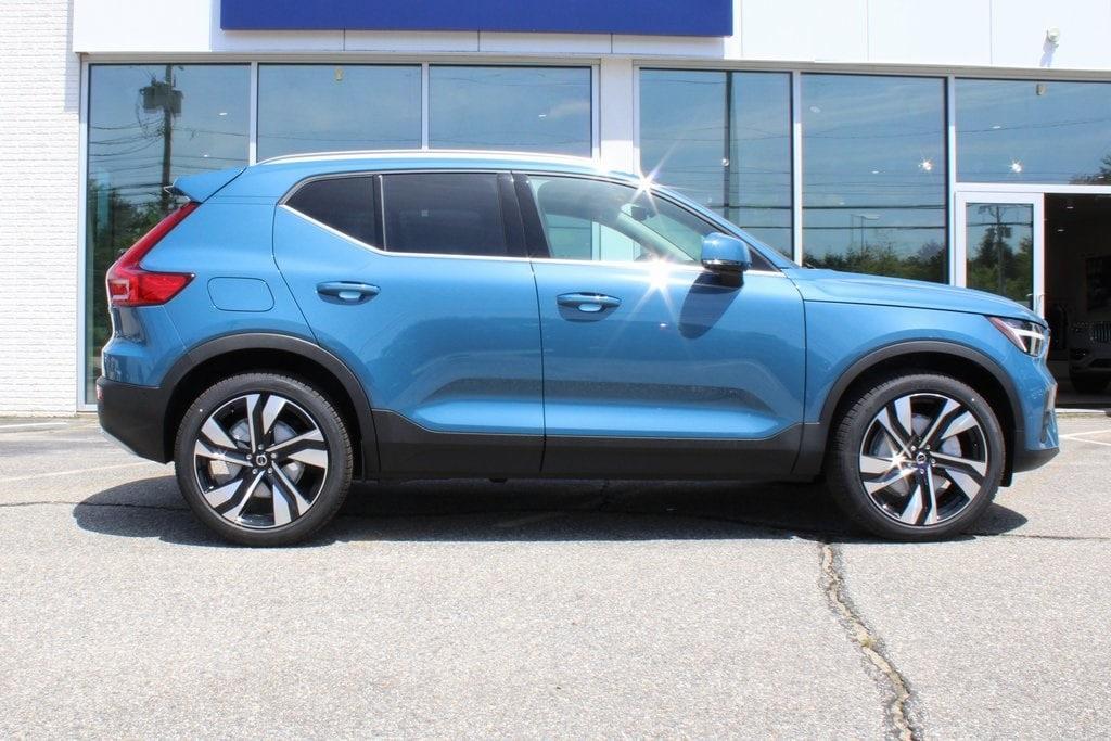 new 2024 Volvo XC40 car, priced at $50,885