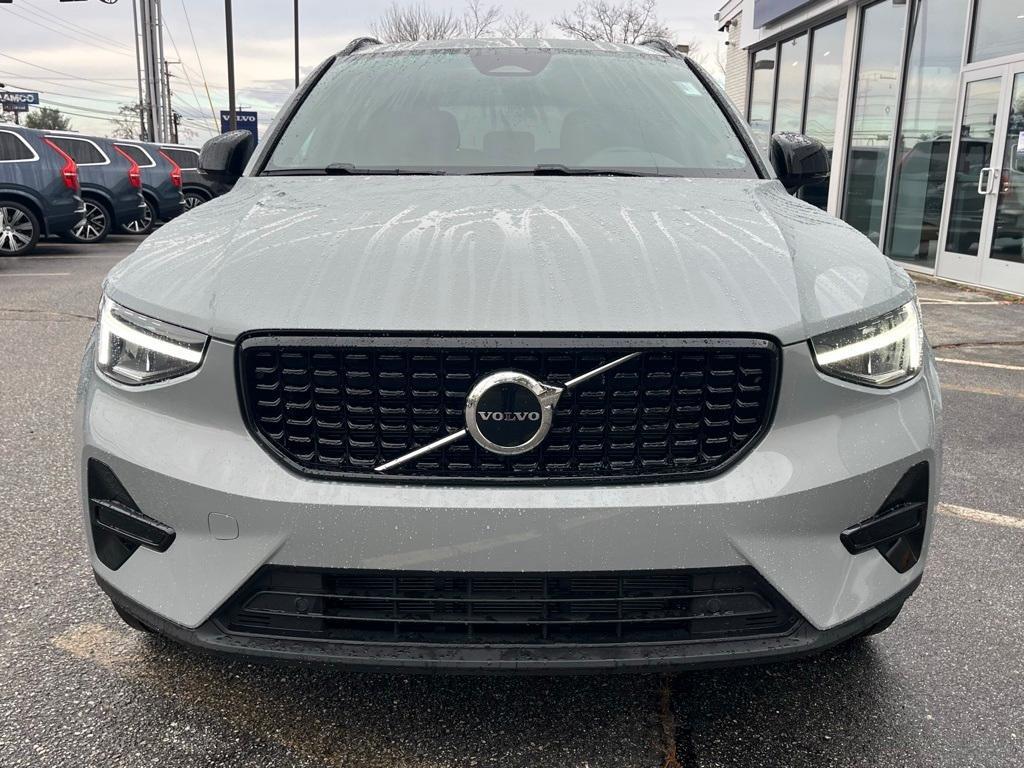 used 2024 Volvo XC40 car, priced at $31,981