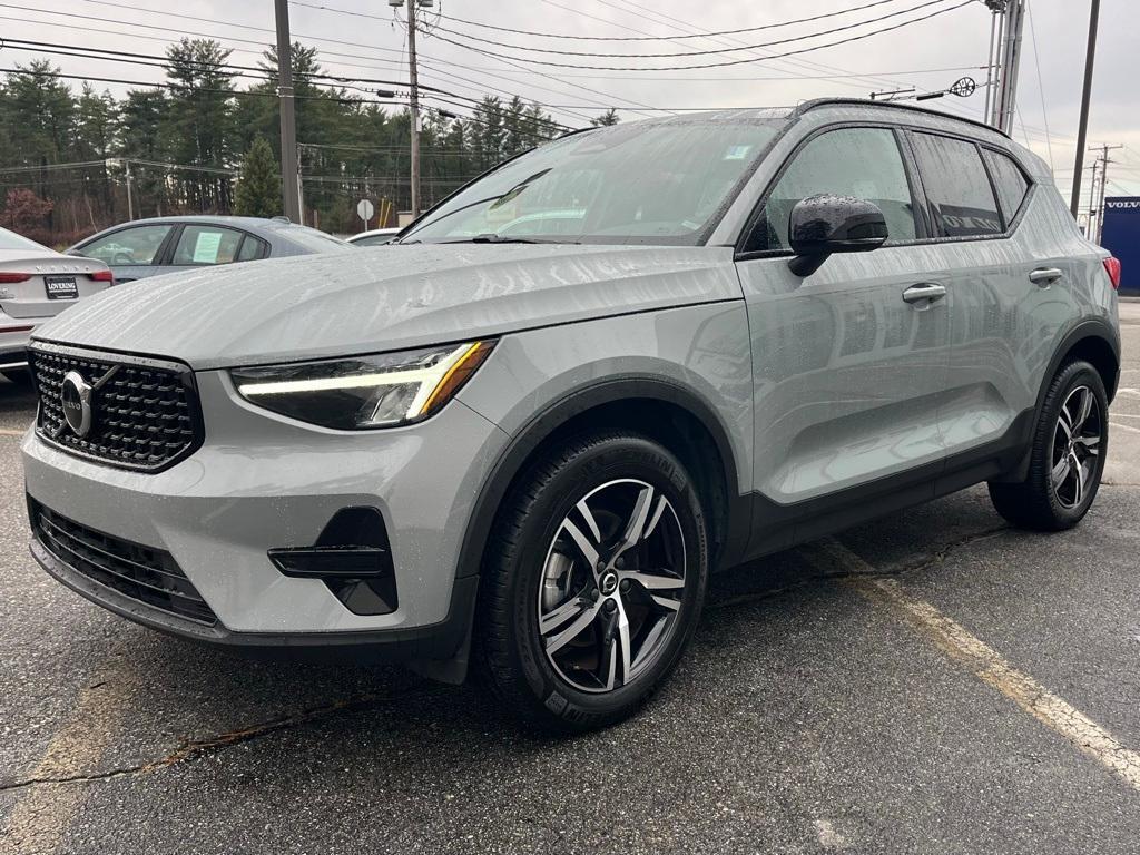 used 2024 Volvo XC40 car, priced at $31,981