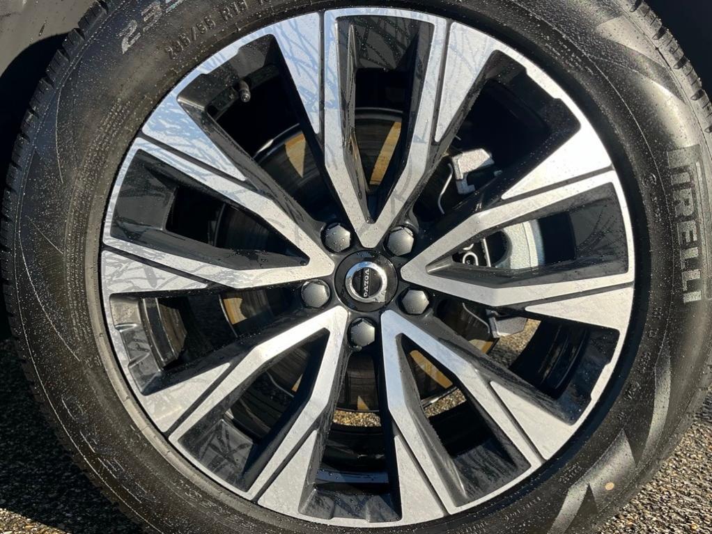 new 2025 Volvo XC60 car