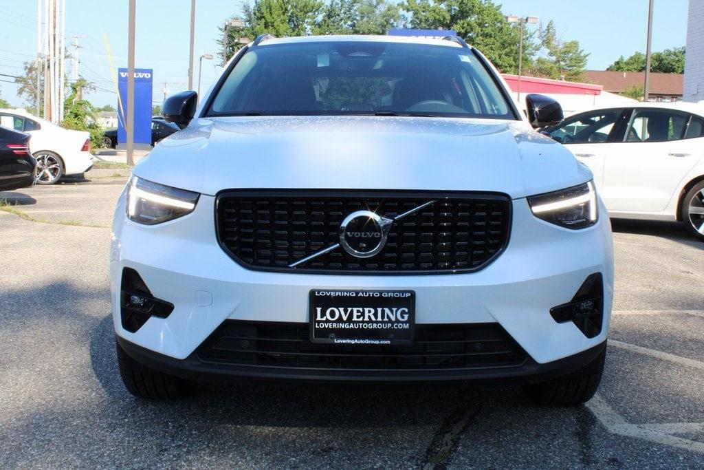 new 2025 Volvo XC40 car, priced at $50,040