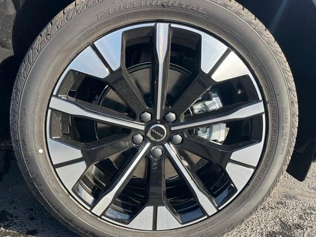 new 2026 Volvo XC60 car, priced at $57,985