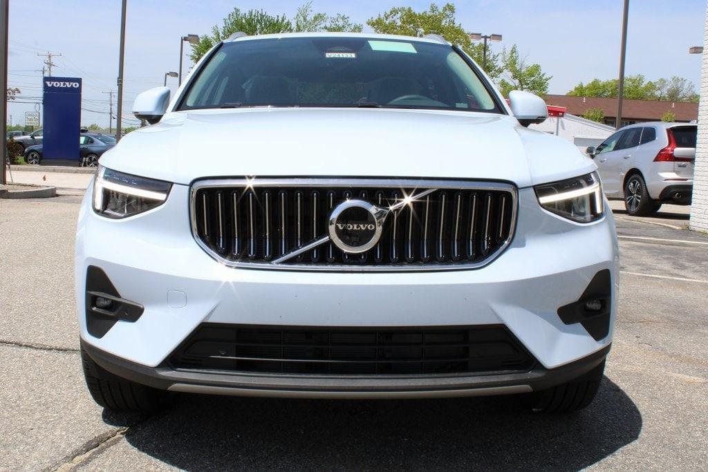 new 2024 Volvo XC40 car, priced at $50,885