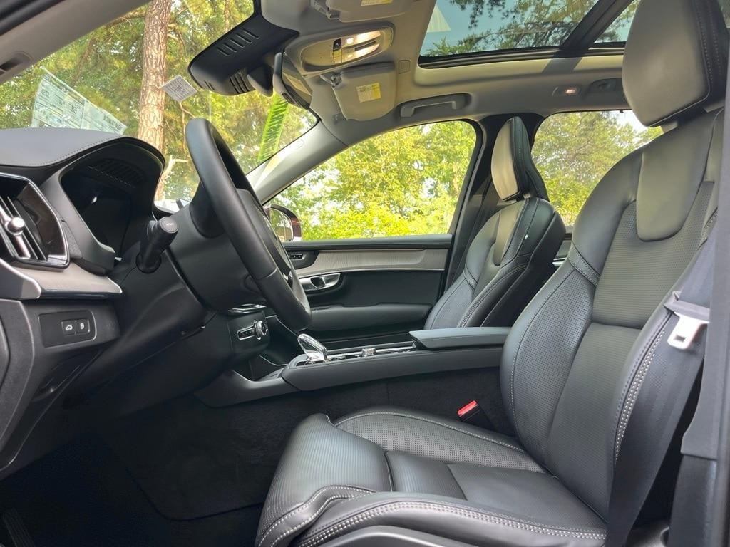 new 2025 Volvo XC90 Plug-In Hybrid car, priced at $80,273