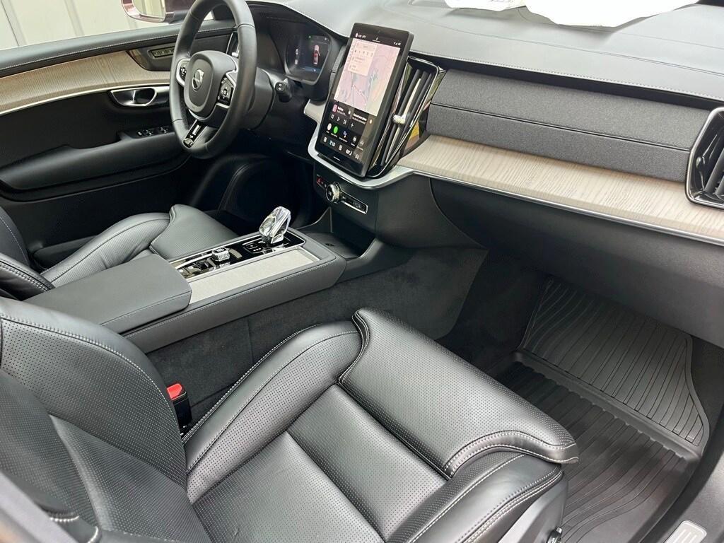 new 2025 Volvo XC90 Plug-In Hybrid car, priced at $80,273