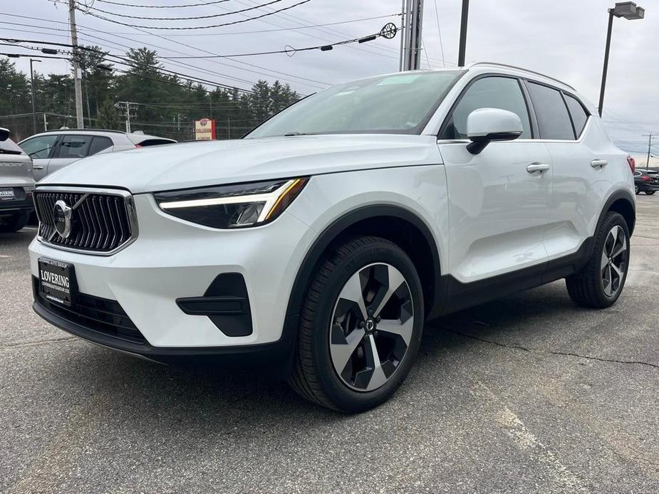 new 2025 Volvo XC40 car